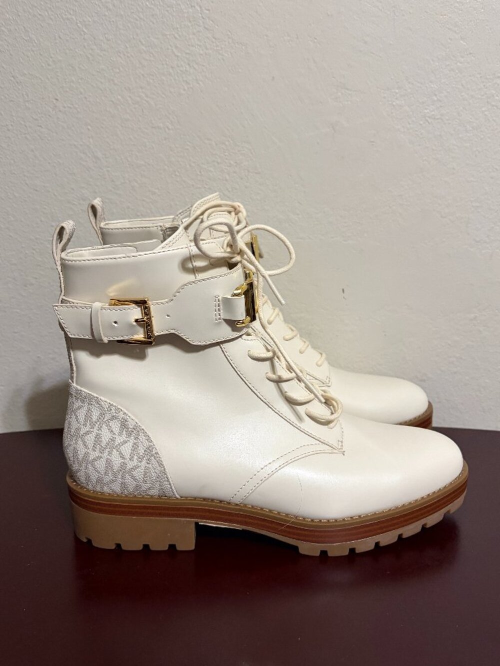 Michael Kors reed lace up booties size 8.5